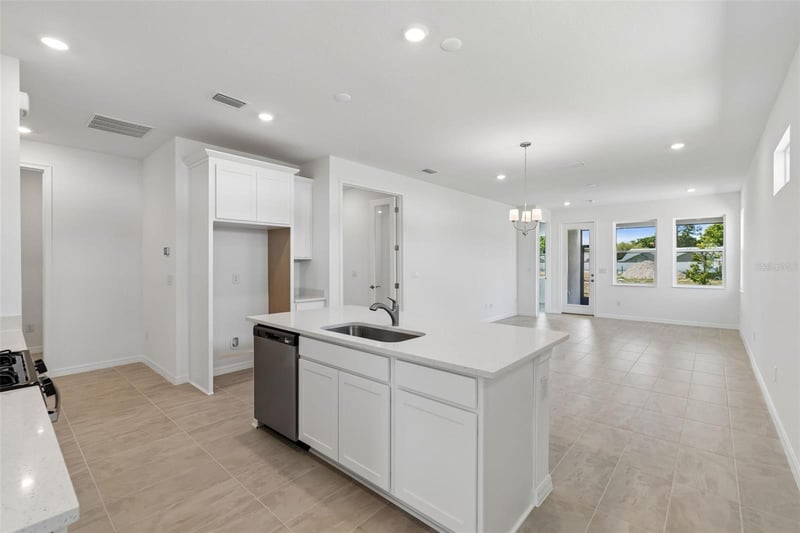 3744 Nandina Cir, Sun City Center, FL 33573