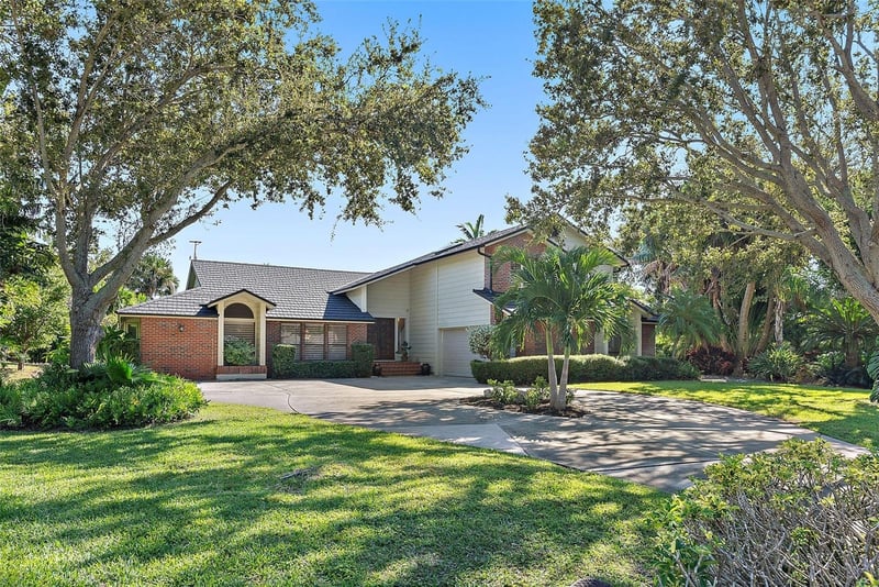 2371 Landings Cir, Bradenton, FL 34209