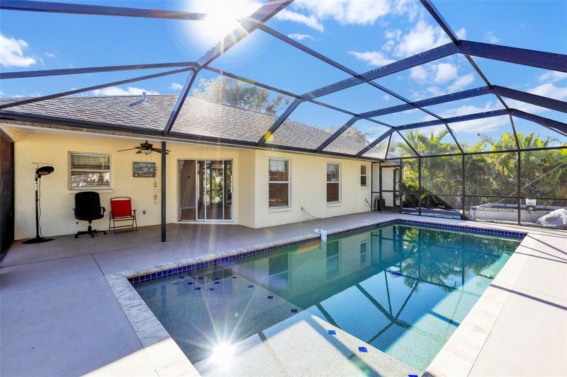 6834 34th Ave E, Palmetto, FL 34221