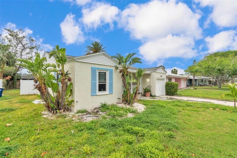 752 Lantana Ave, Clearwater Beach, FL 33767