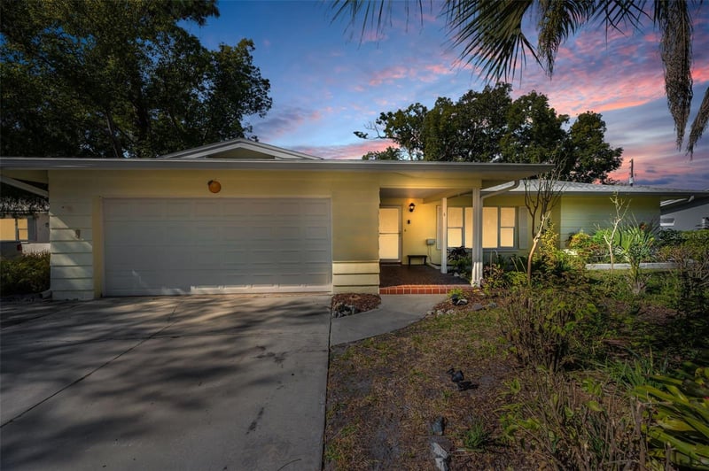 2310 Sarazen Dr, Dunedin, FL 34698