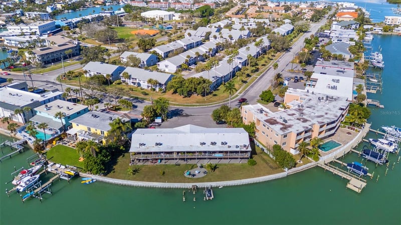 275 116th Ave, Treasure Island, FL 33706