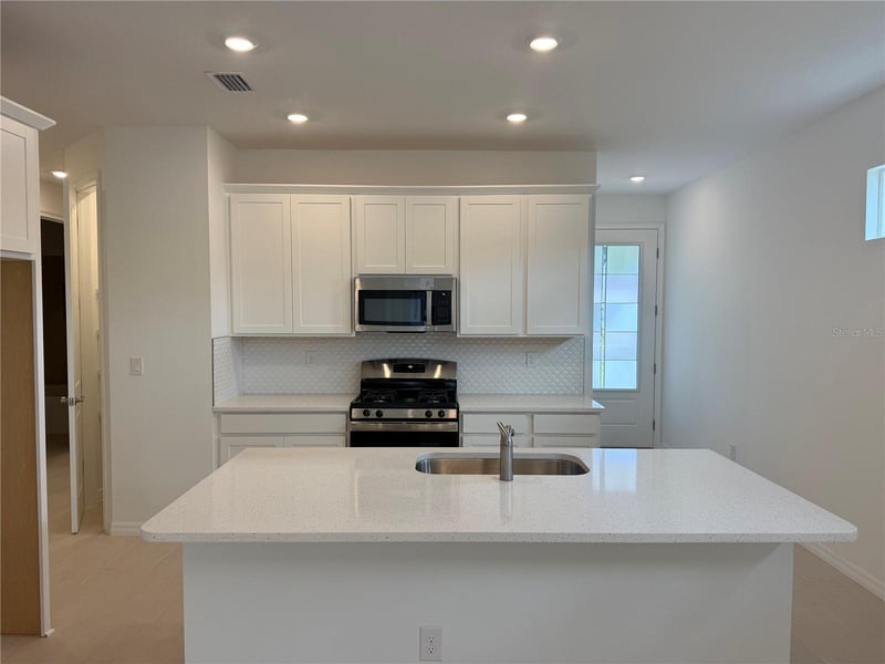3694 Nandina Cir, Sun City Center, FL 33573