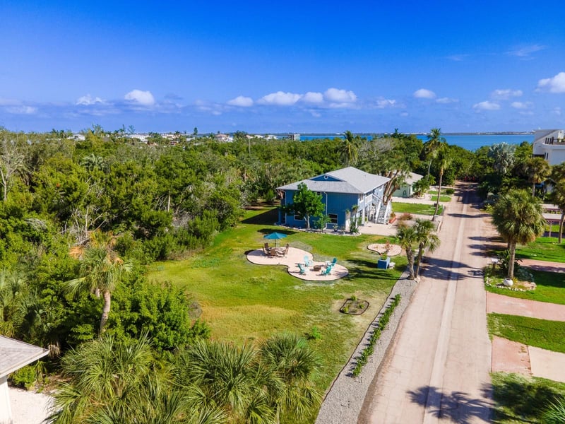 681 Gulf Bay Rd, Longboat Key, FL 34228