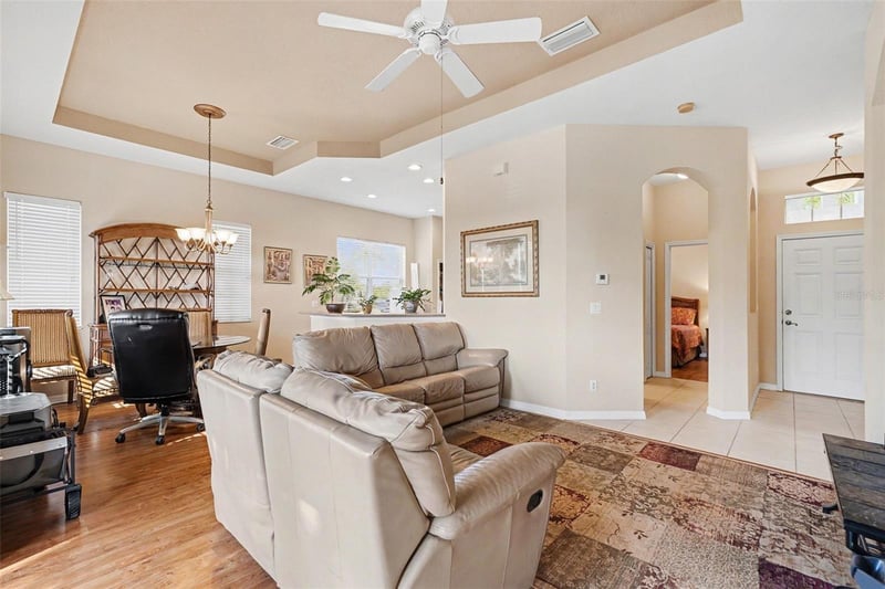 918 Regal Manor Way, Sun City Center, FL 33573