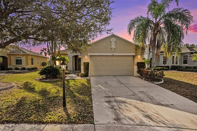 918 Regal Manor Way, Sun City Center, FL 33573