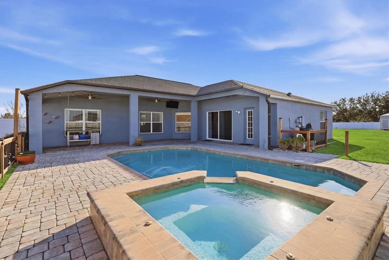4324 Windmill Pointe Dr, Plant City, FL 33567
