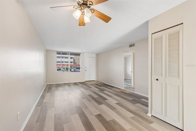 5095 Bay St NE #110, St Petersburg, FL 33703