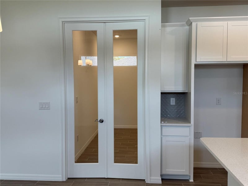3695 Nandina Cir, Sun City Center, FL 33573