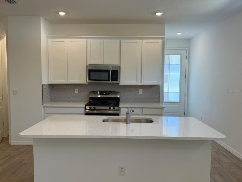 3695 Nandina Cir, Sun City Center, FL 33573