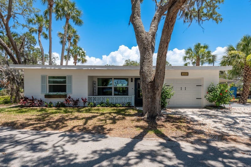 5270 Miller Bayou Dr, Port Richey, FL 34668