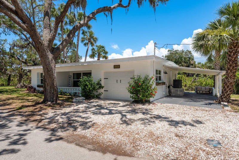 5270 Miller Bayou Dr, Port Richey, FL 34668