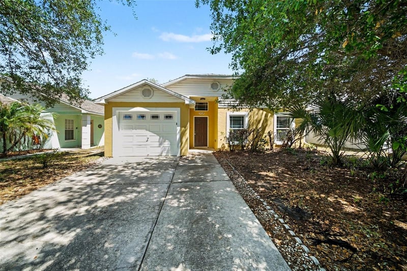 2424 Camden Oaks Pl, Valrico, FL 33594