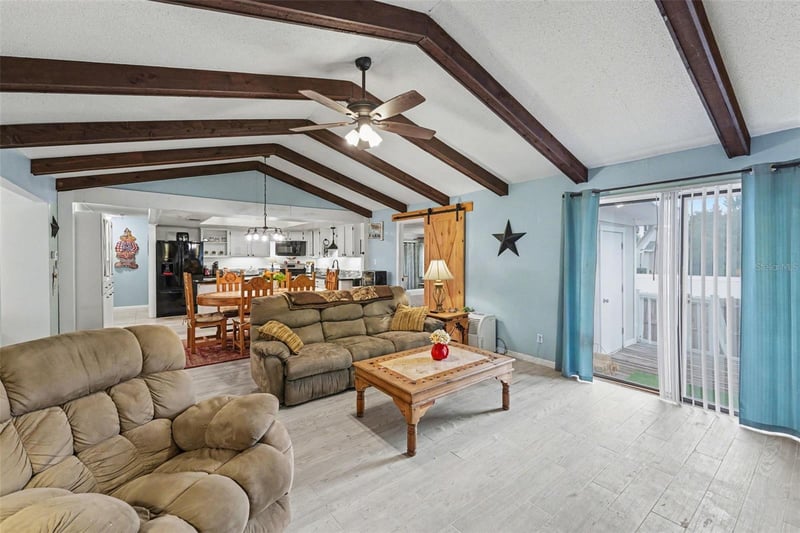 429 Manor Blvd, Palm Harbor, FL 34683