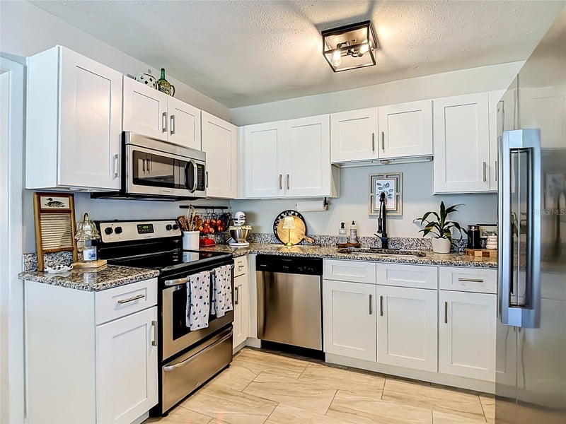 135 Connie Ave, Tampa, FL 33613