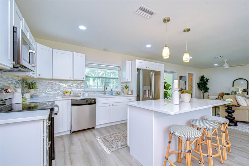 2167 Lakeview Rd, Clearwater, FL 33764