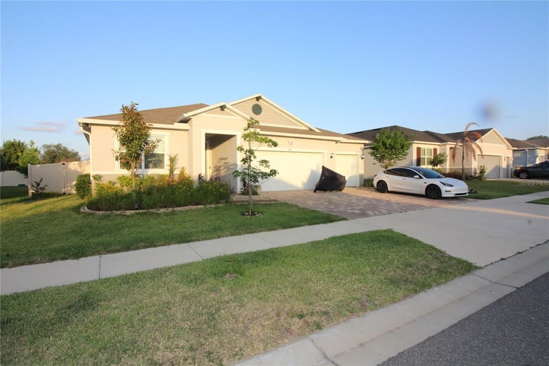 9449 Sanders Park Pl, Seffner, FL 33584