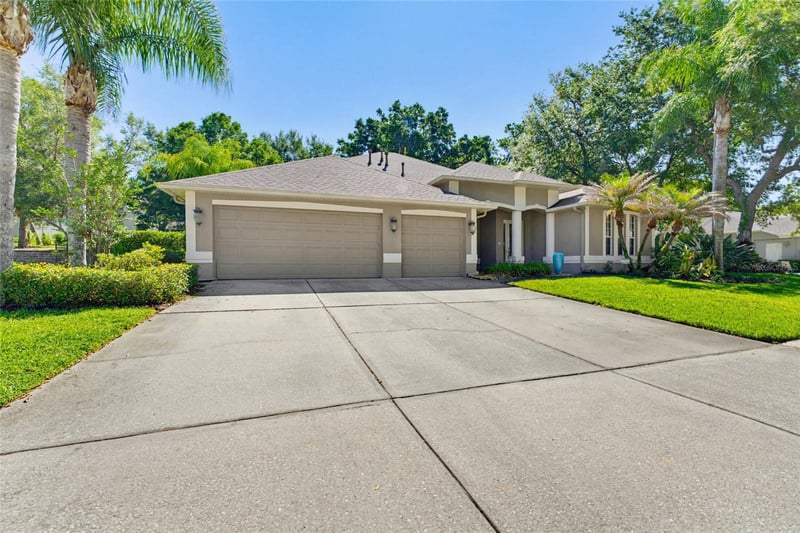 62 Camelot Ridge Dr, Brandon, FL 33511