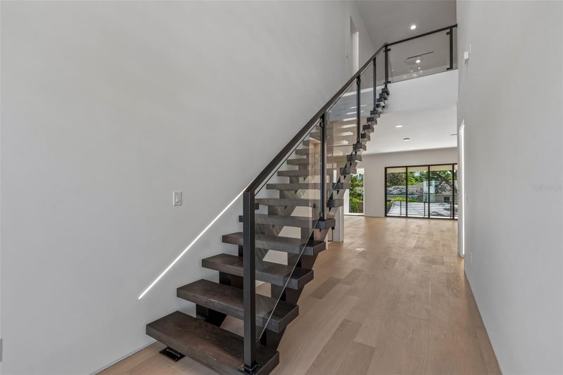 206 S Treasure Dr, Tampa, FL 33609