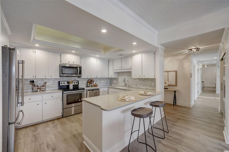 6 Belleview Blvd #101, Belleair, FL 33756