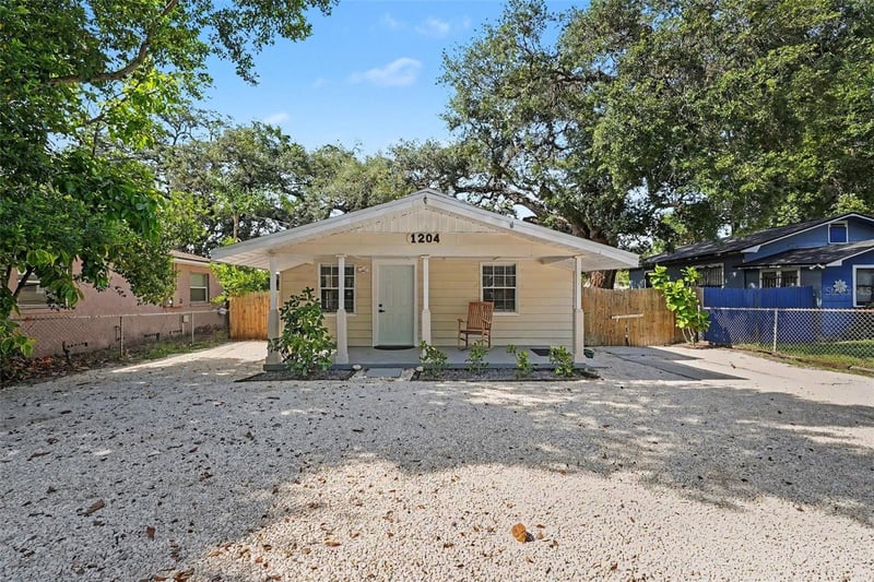 1204 E Cayuga St, Tampa, FL 33603