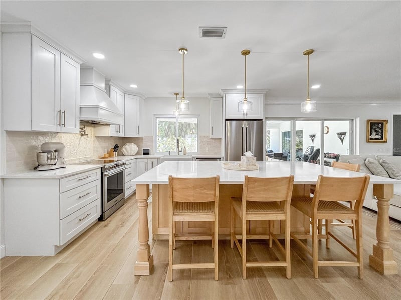 5853 Leeland St S, St Petersburg, FL 33715