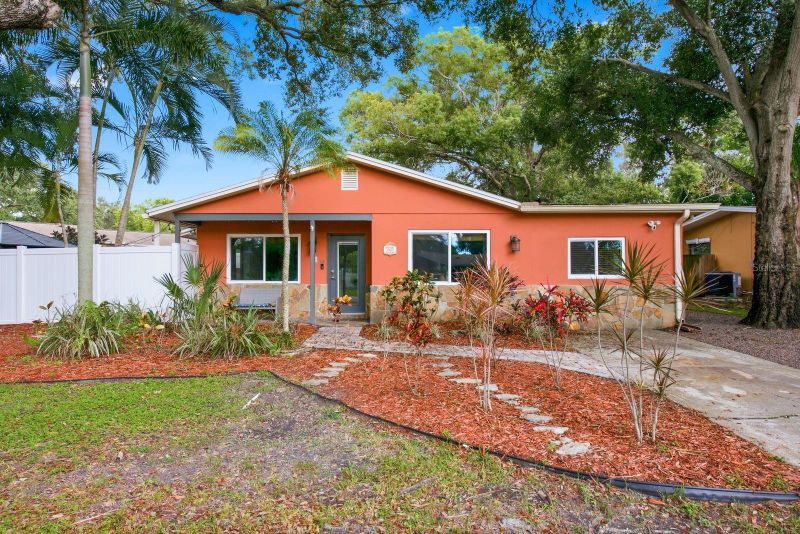 961 Lexington Dr, Dunedin, FL 34698