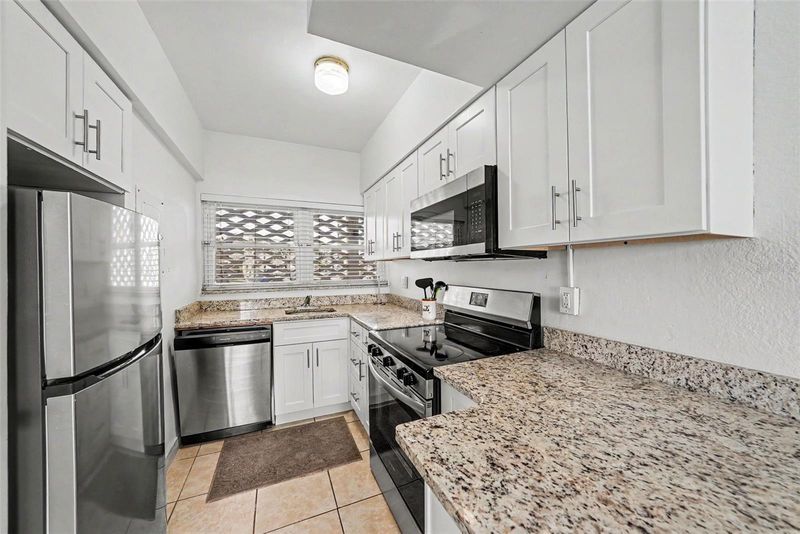 7050 Sunset Way #11, St Pete Beach, FL 33706