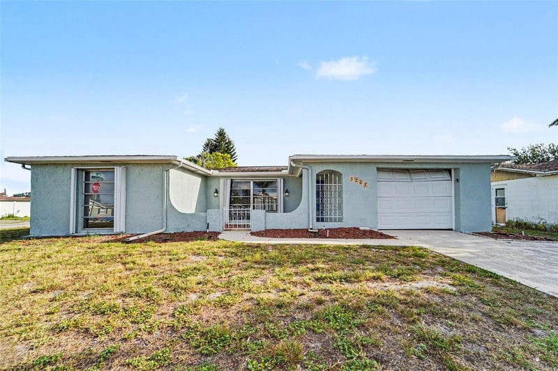 3207 Salisbury Dr, Holiday, FL 34691