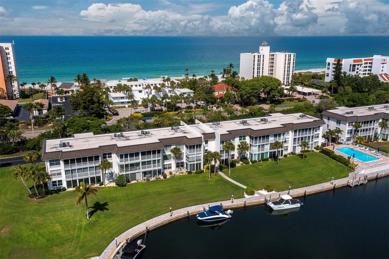 4350 Chatham Dr #105, Longboat Key, FL 34228