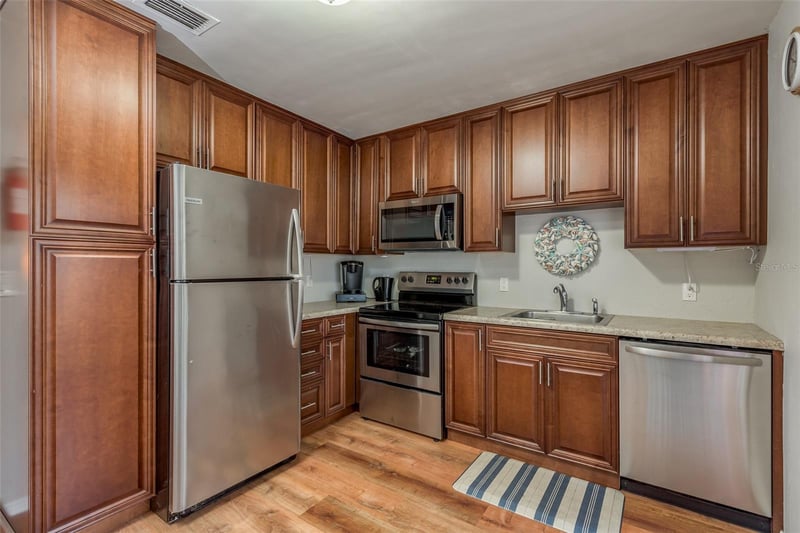 1253 Union St, Clearwater, FL 33755