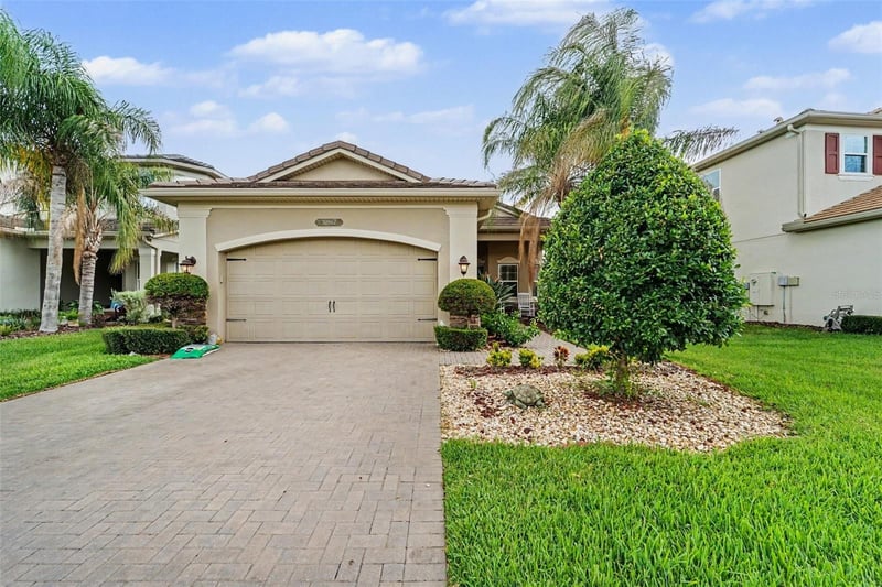 30867 Lindentree Dr, Wesley Chapel, FL 33543