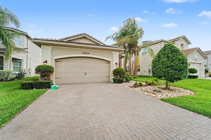 30867 Lindentree Dr, Wesley Chapel, FL 33543