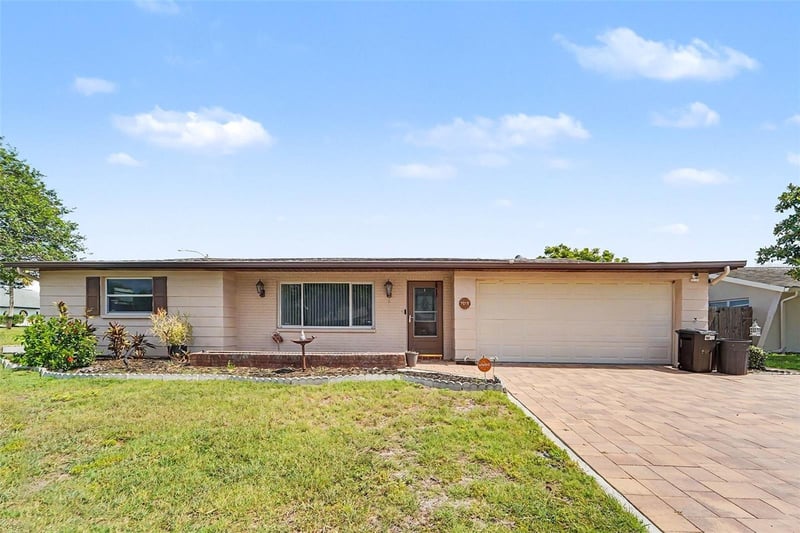 7015 Moravian Dr, Port Richey, FL 34668