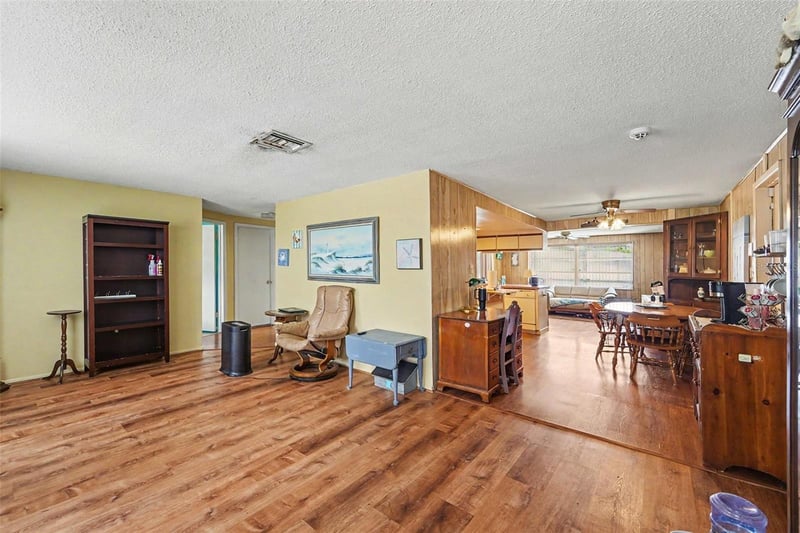 7015 Moravian Dr, Port Richey, FL 34668