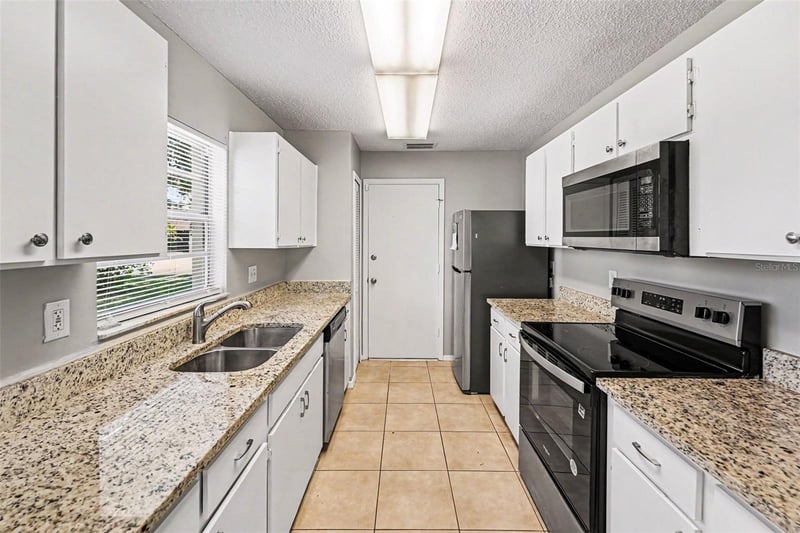 8739 Osage Dr, Tampa, FL 33634