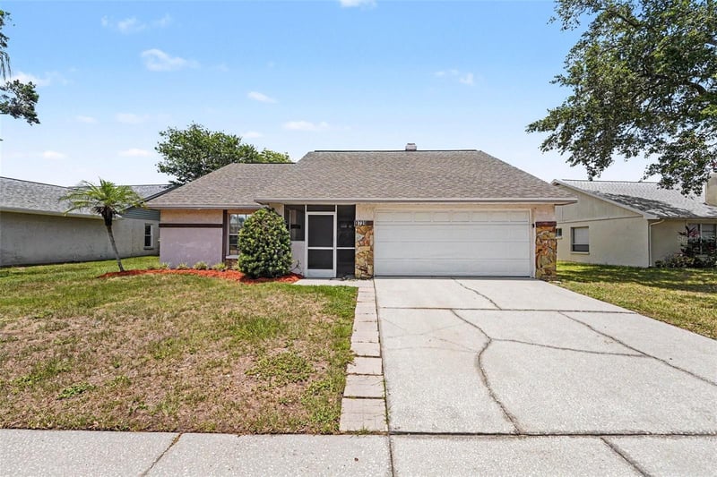 8739 Osage Dr, Tampa, FL 33634