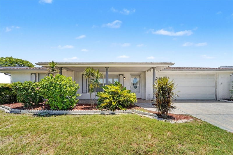 7006 Maplehurst Dr, Port Richey, FL 34668