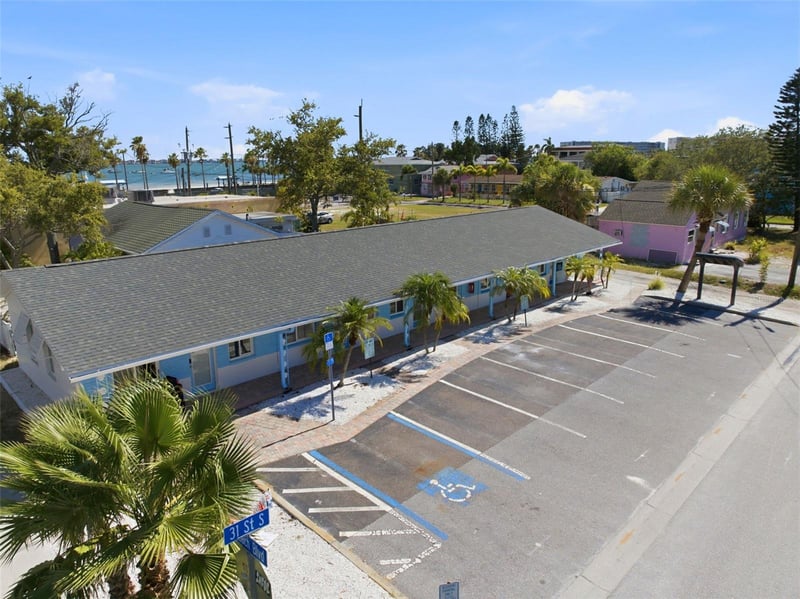 3101 Beach Blvd S #1-5, Gulfport, FL 33707
