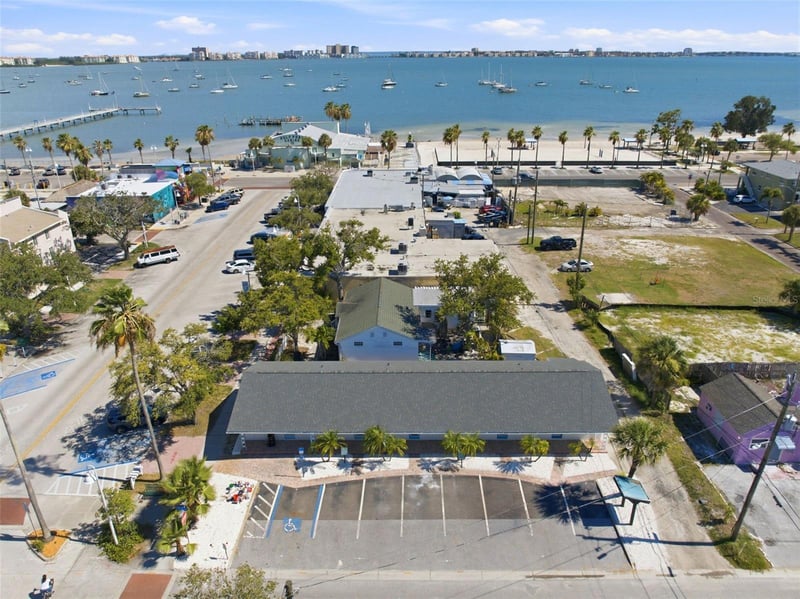 3101 Beach Blvd S #1-5, Gulfport, FL 33707