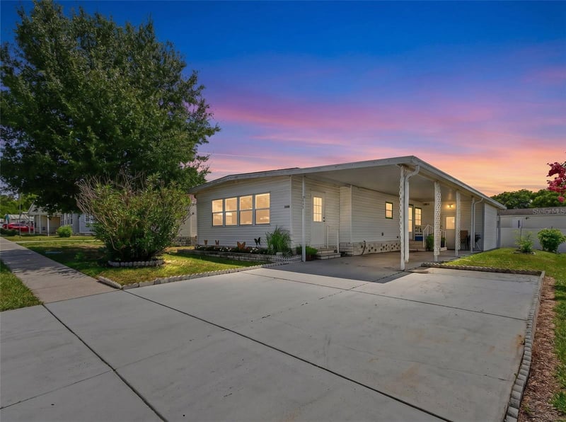 3902 Julie Dr, Wesley Chapel, FL 33543