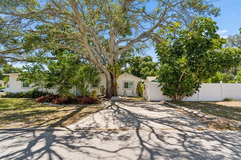 4601 16th Ave N, St Petersburg, FL 33713