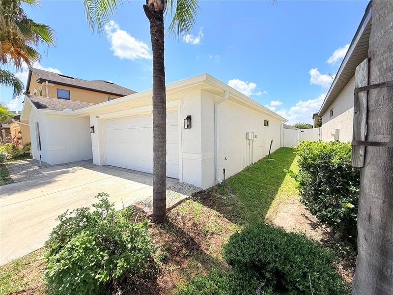 14323 Haddon Mist Dr, Wimauma, FL 33598