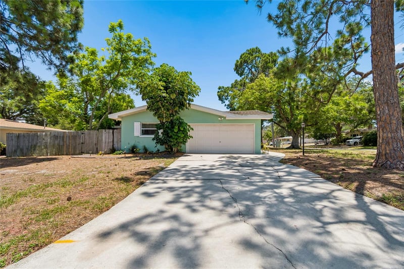 1357 S Evergreen Ave, Clearwater, FL 33756