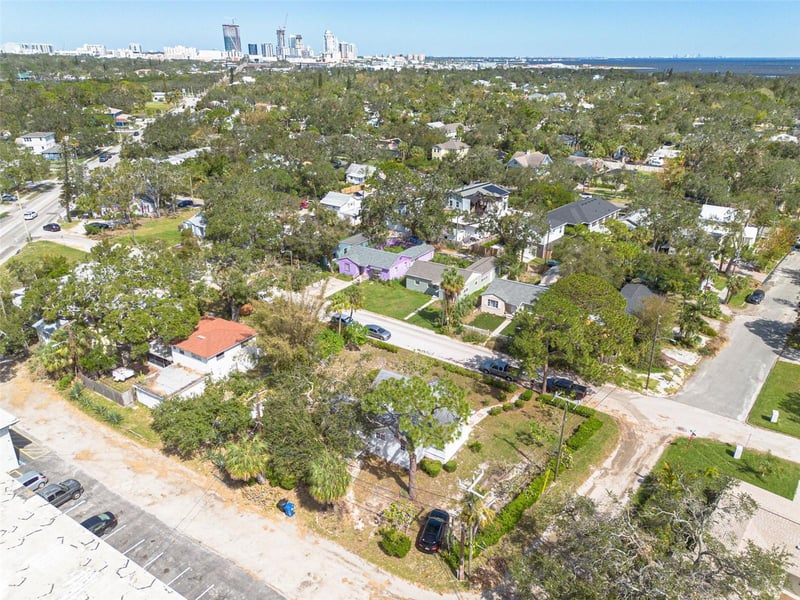 2749 Edwards Ave S, St Petersburg, FL 33705