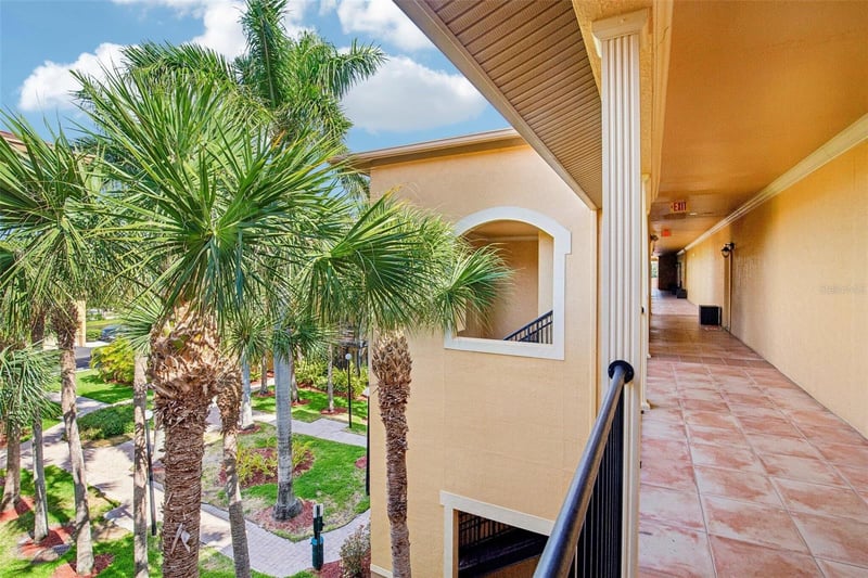 4333 Bayside Village Dr #322, Tampa, FL 33615