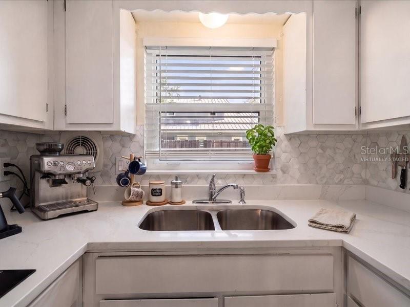 533 Yelvington Ave, Clearwater, FL 33756