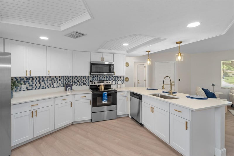 8643 Woodbridge Dr, New Port Richey, FL 34655