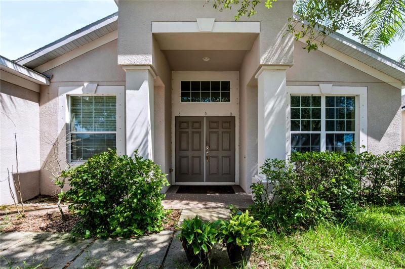 2613 Yukon Cliff Dr, Ruskin, FL 33570