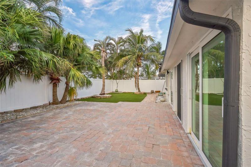 747 Pruitt Dr, Madeira Beach, FL 33708